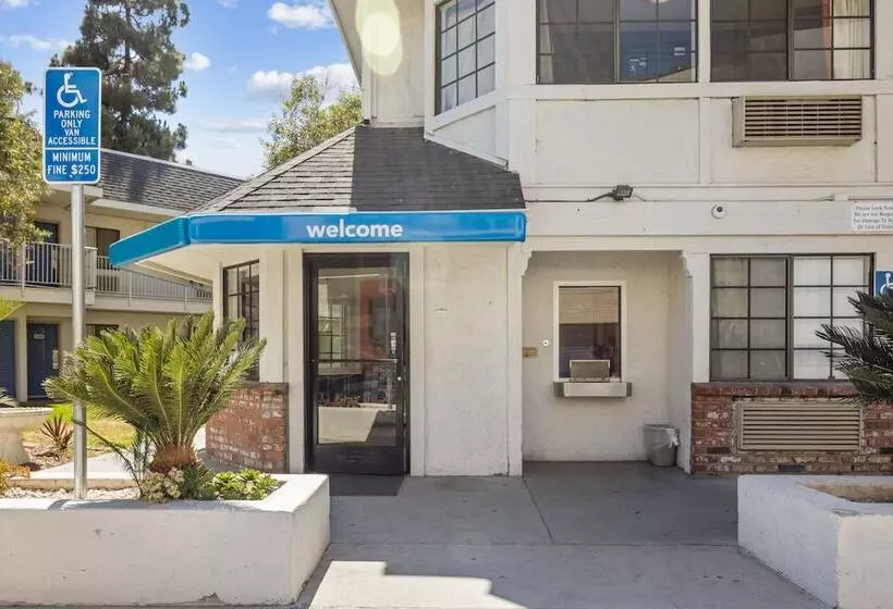 モーテル Carlsbad Village Inn