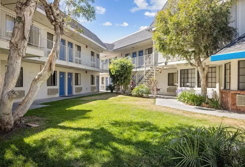 モーテル Carlsbad Village Inn