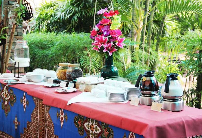 אתר נופש Ao Nang Timber House