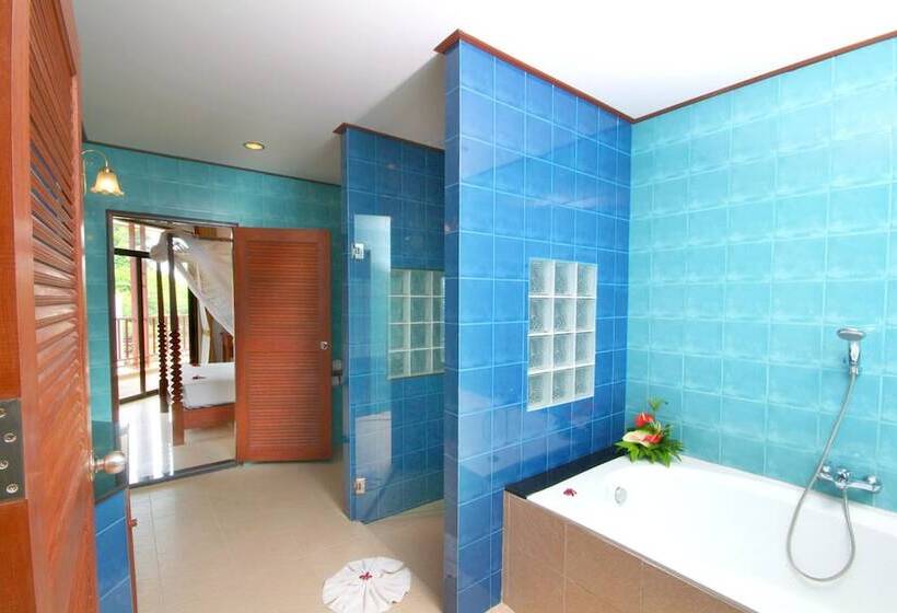 אתר נופש Ao Nang Timber House