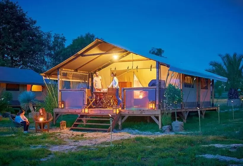 リゾートホテル Camping Maeva Escapades Le Domaine Des Chênes Blancs