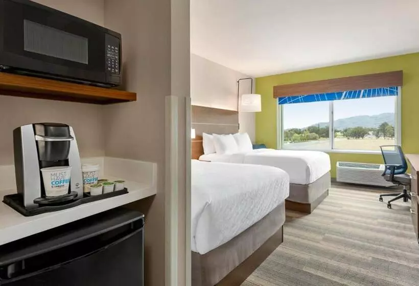 Hotelli Holiday Inn Express & Suites   Ukiah, An Ihg