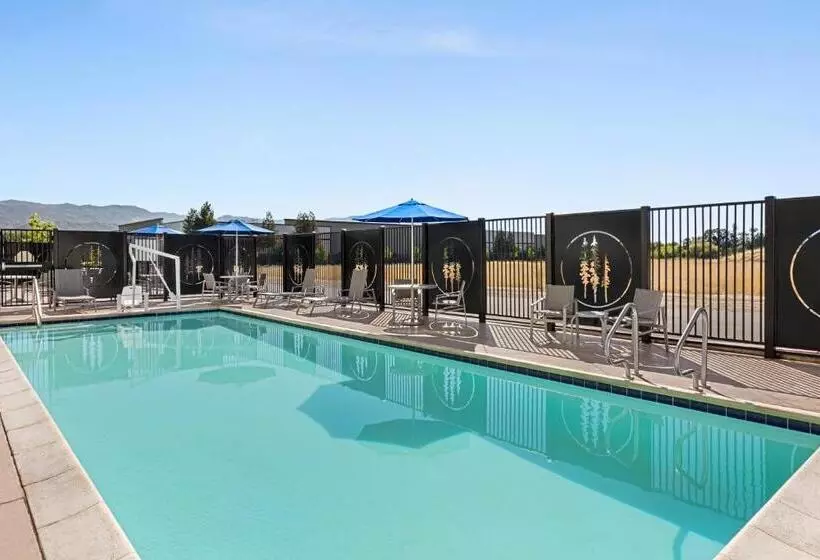 Hotelli Holiday Inn Express & Suites   Ukiah, An Ihg