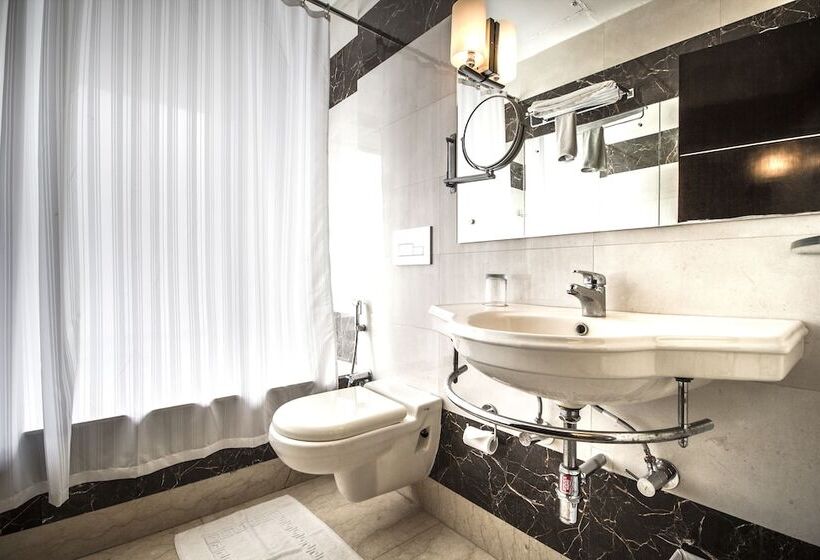 Fabhotel Prime Shervani