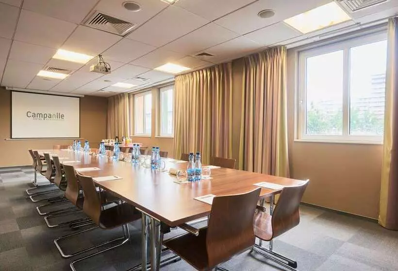 ホテル Campanile łódź