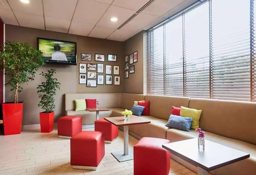 ホテル Campanile łódź