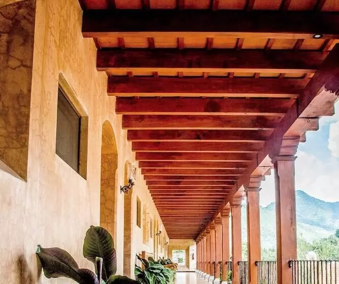 هتل Filadelfia Coffee Resort & Tours