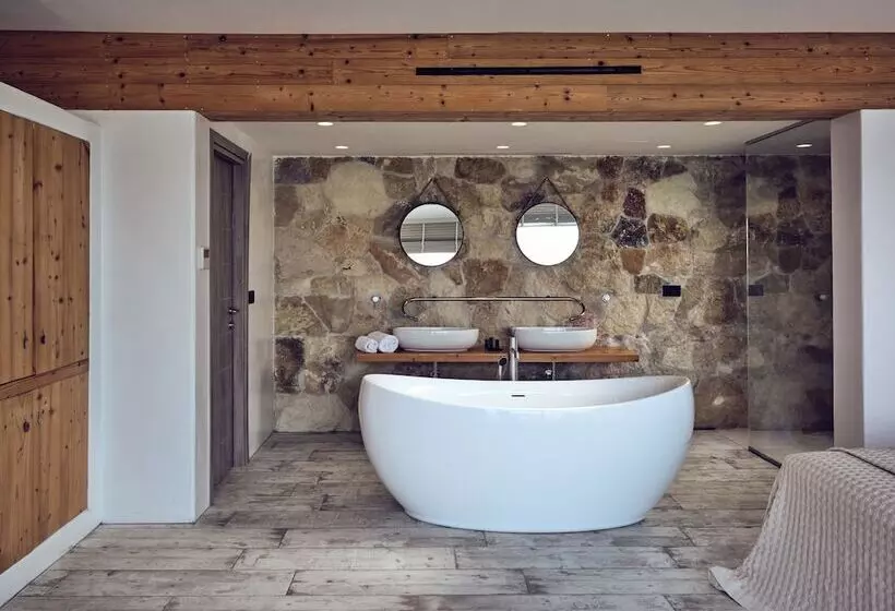 Gloria Maris Hotel Suites And Villa