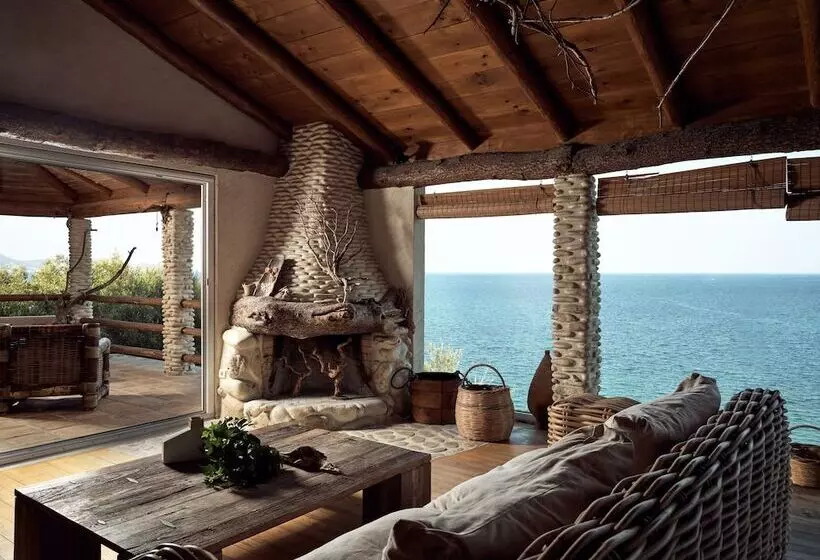 Gloria Maris Hotel Suites And Villa