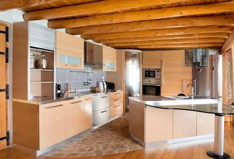 Gloria Maris Hotel Suites And Villa