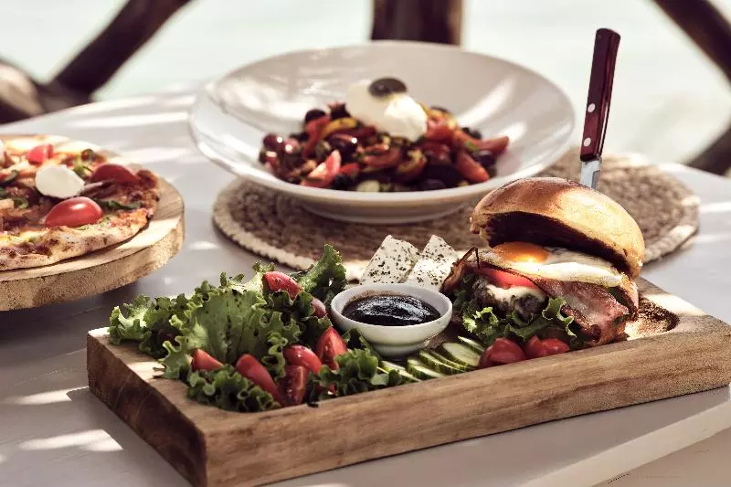 Gloria Maris Hotel Suites And Villa