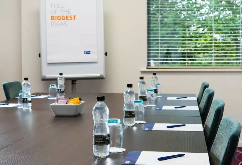 호텔 Holiday Inn Express Tamworth By Ihg