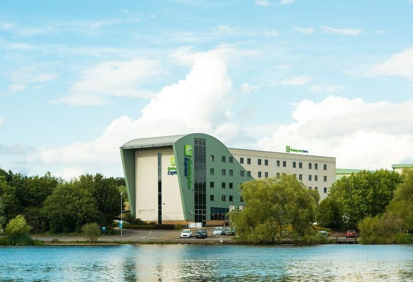 فندق Holiday Inn Express Tamworth By Ihg