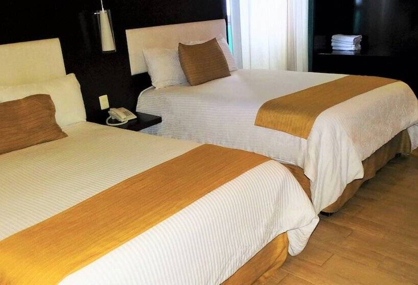 فندق Jardines Del Centro