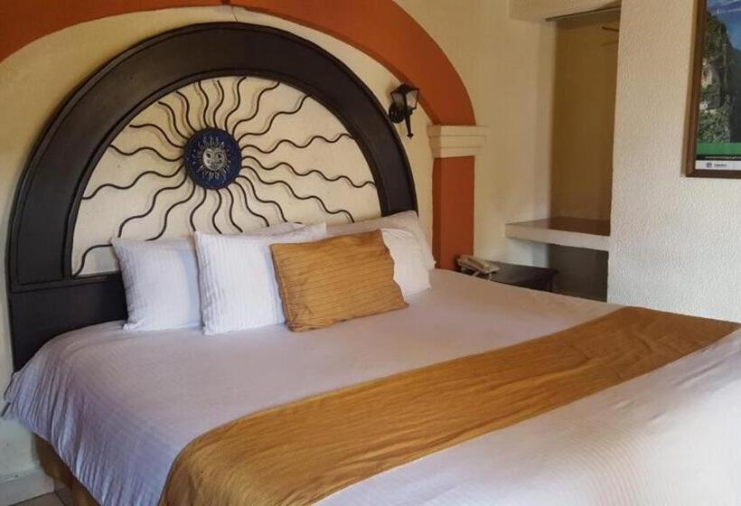 فندق Jardines Del Centro