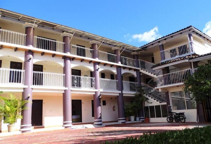 فندق Jardines Del Centro