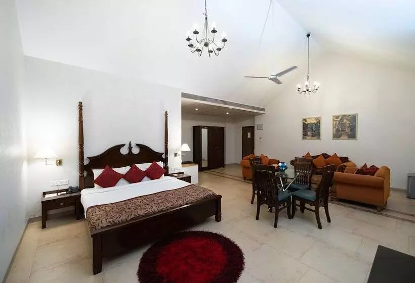 ホテル Neelams The Grand