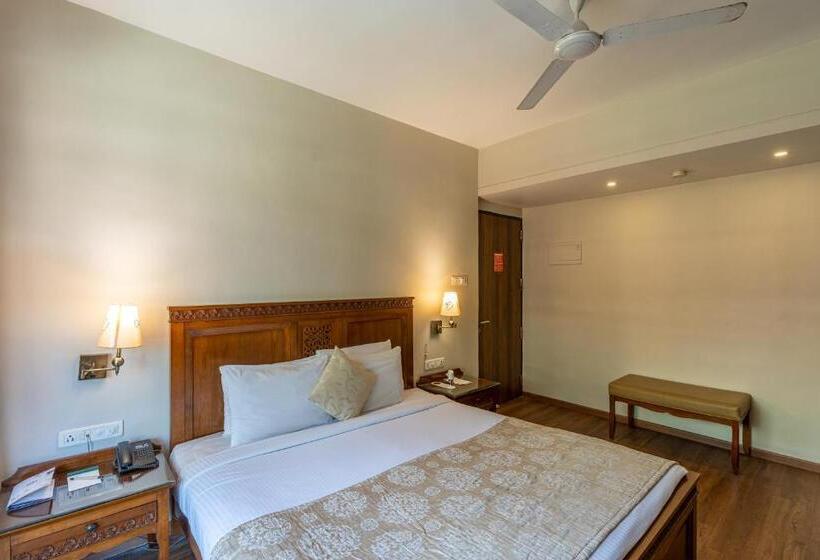 בית מלון כפרי Neelams The Grand