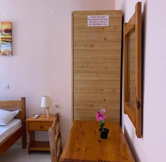 Hotel Paradise Studios