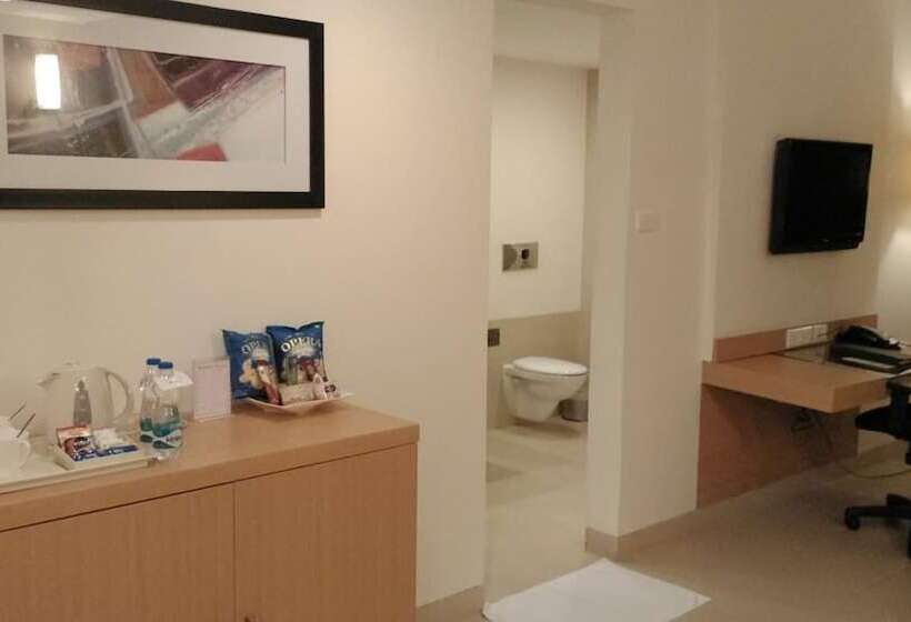 בית מלון כפרי Radha Regent Electronic City