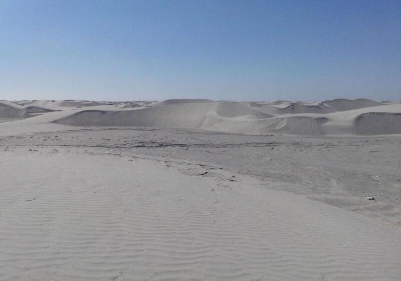 בית מלון כפרי The Halfway Inn