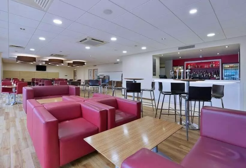 酒店 Travelodge Edinburgh Airport Ratho Station