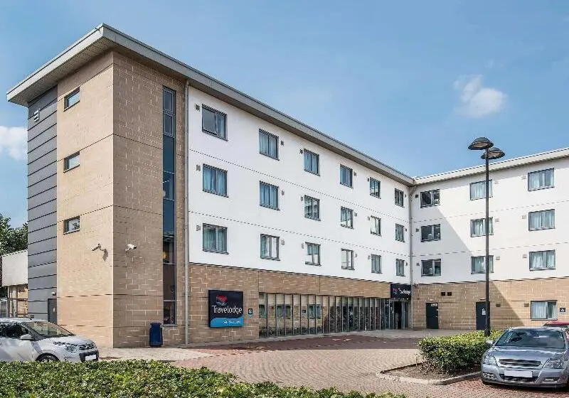 هتل Travelodge Edinburgh Airport Ratho Station
