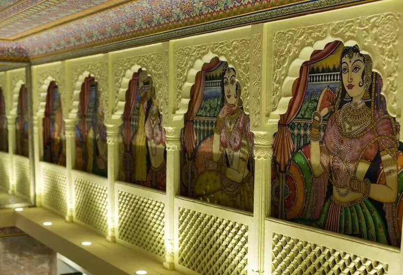 هتل Vesta Maurya Palace