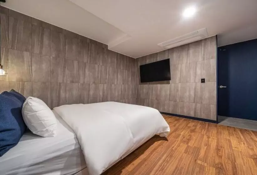 Motelli Goyang  Stay Bishop