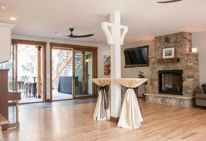 Aamiaismajoitus (B&B) Clear Creek Inn