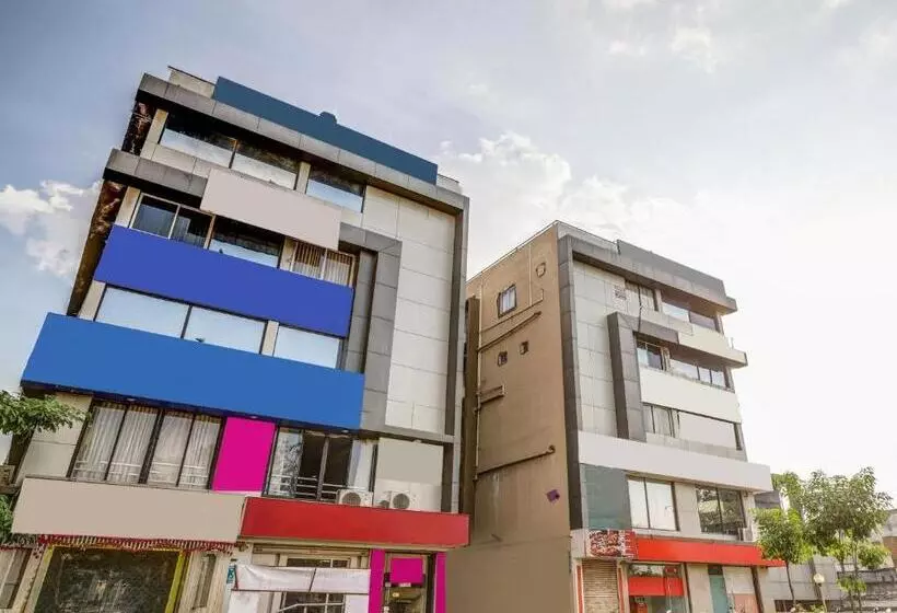 ホテル Capital O Maple View