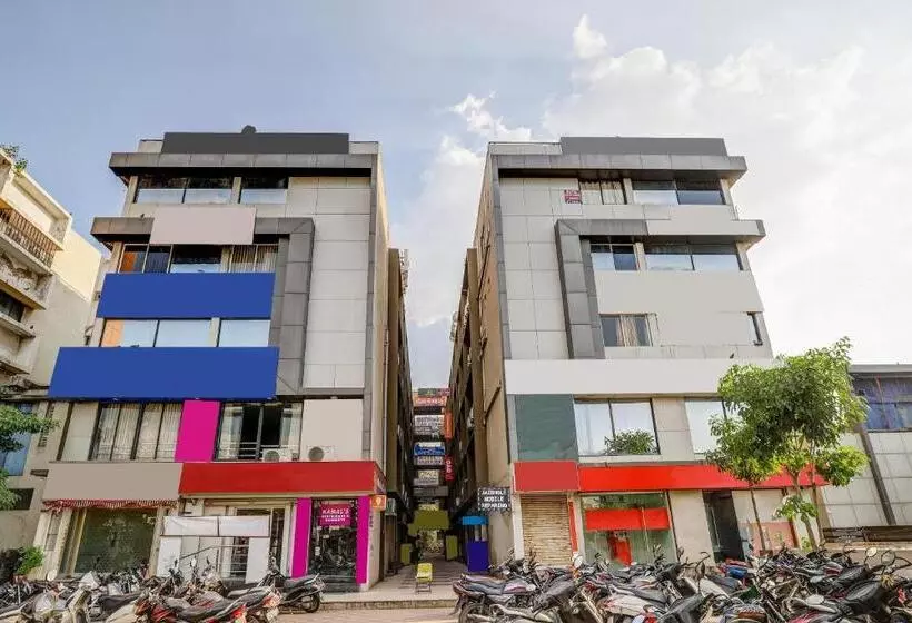 ホテル Capital O Maple View