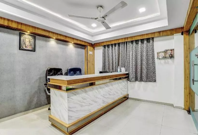 ホテル Capital O Maple View