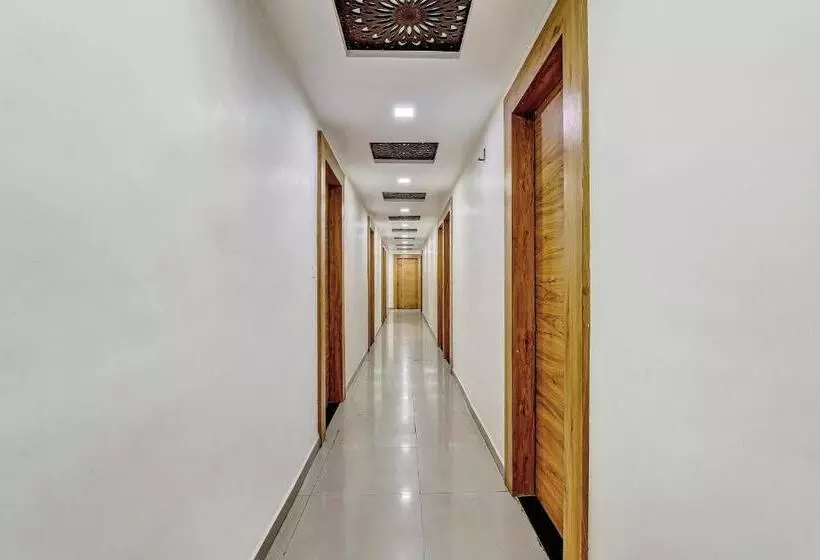 ホテル Capital O Maple View