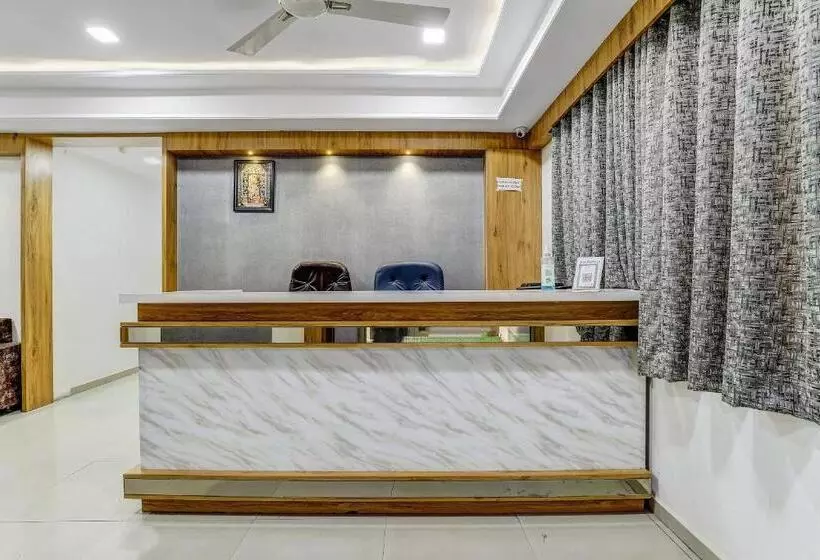 ホテル Capital O Maple View