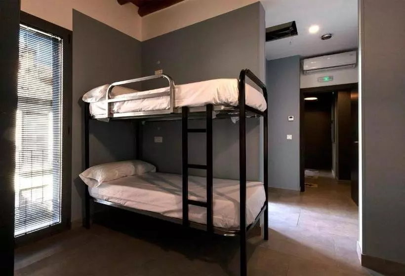 Hostel Carlota Braun
