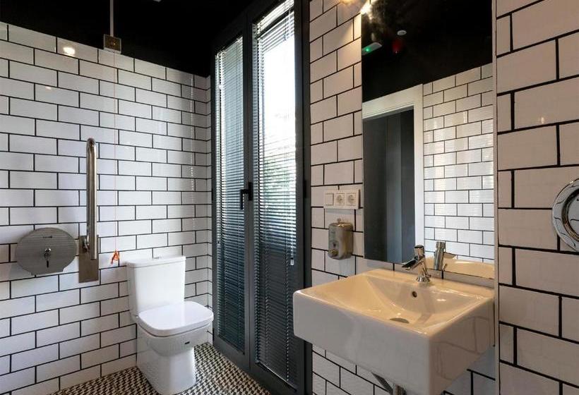 Hostel Carlota Braun