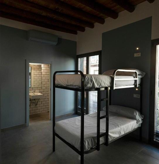 Hostel Carlota Braun