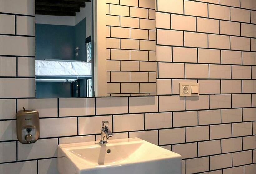 Hostel Carlota Braun