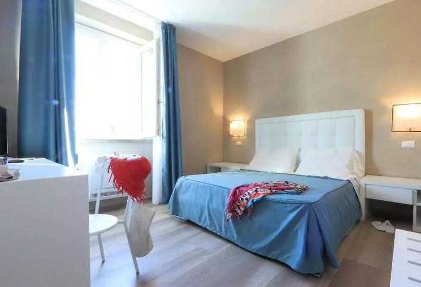 Hotelli Cecina Beach