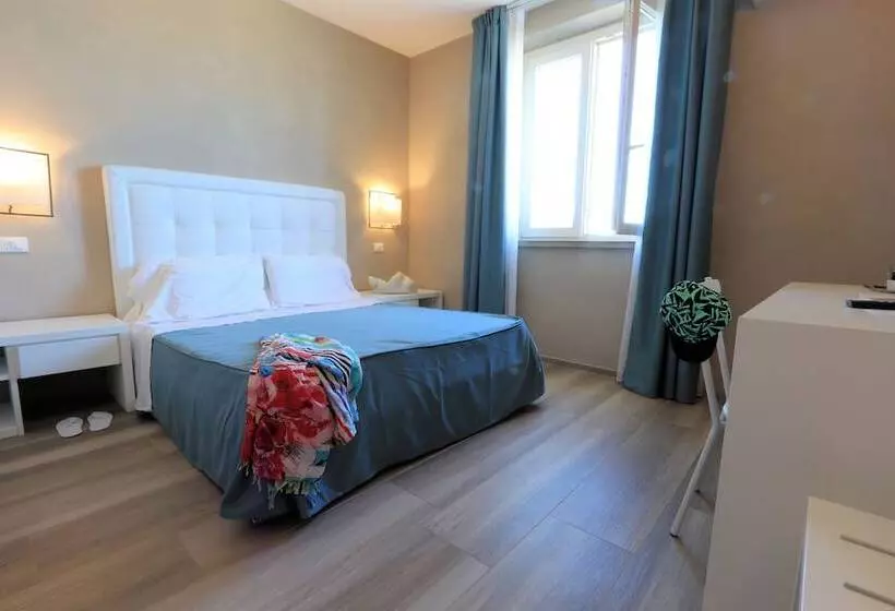 Hotelli Cecina Beach