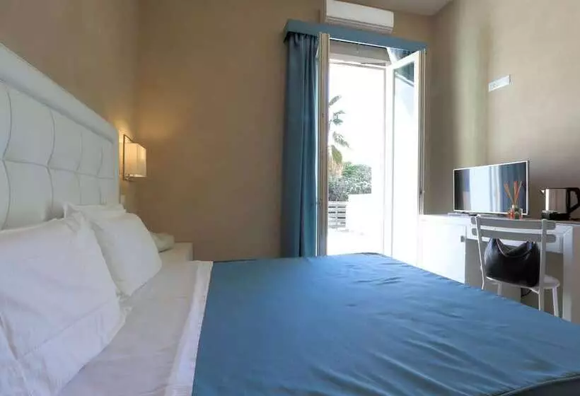 Hotelli Cecina Beach