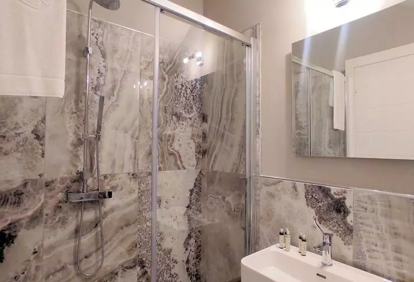 Hotelli Cecina Beach