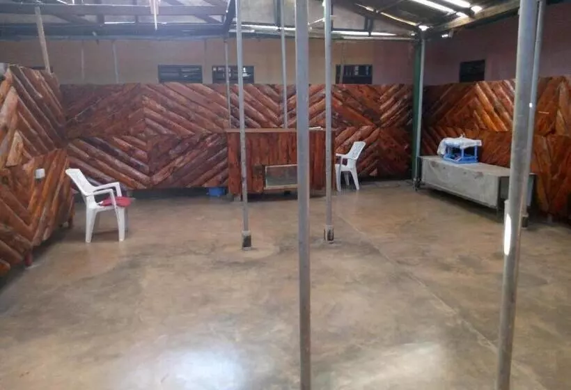 هتل Kicec Bar And Guest House Airport