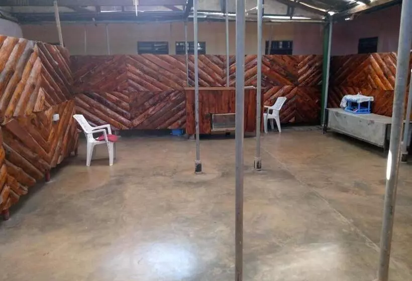 هتل Kicec Bar And Guest House Airport