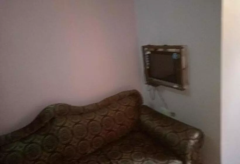 هتل Kicec Bar And Guest House Airport