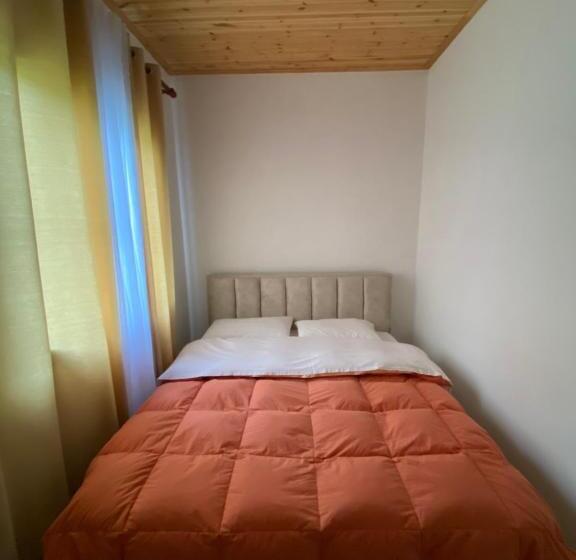 בית מלון כפרי Lugina E Komanit