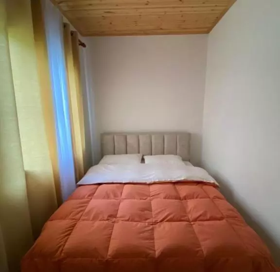 Hotel Lugina E Komanit