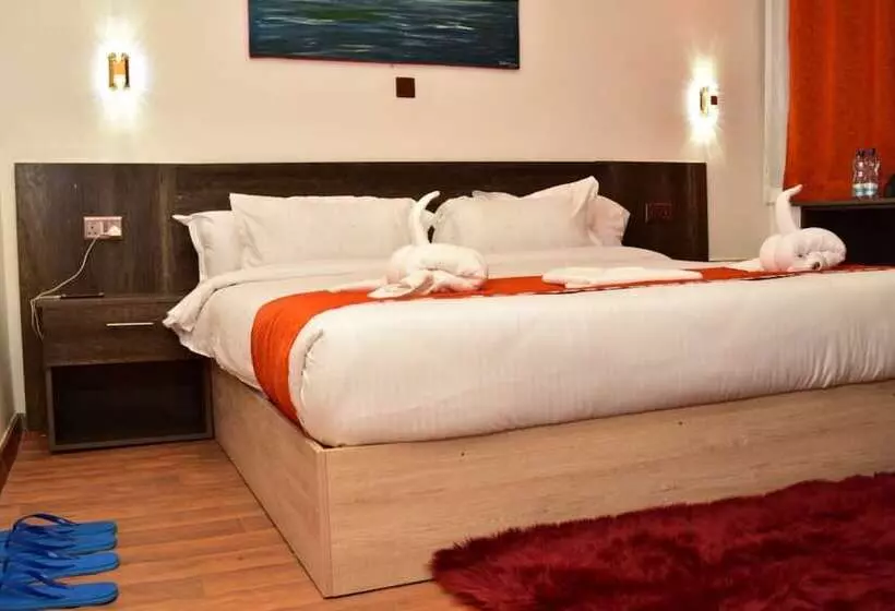 هتل Old Station Lounge Naivasha