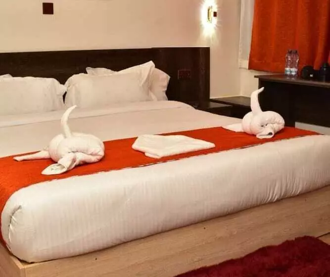 هتل Old Station Lounge Naivasha